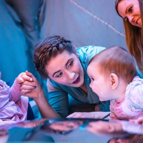 Anna Newell – Theatre for babies: to explore the unknown against common sense.